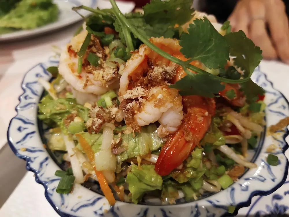 Salade de Crevettes À la Citronnelle